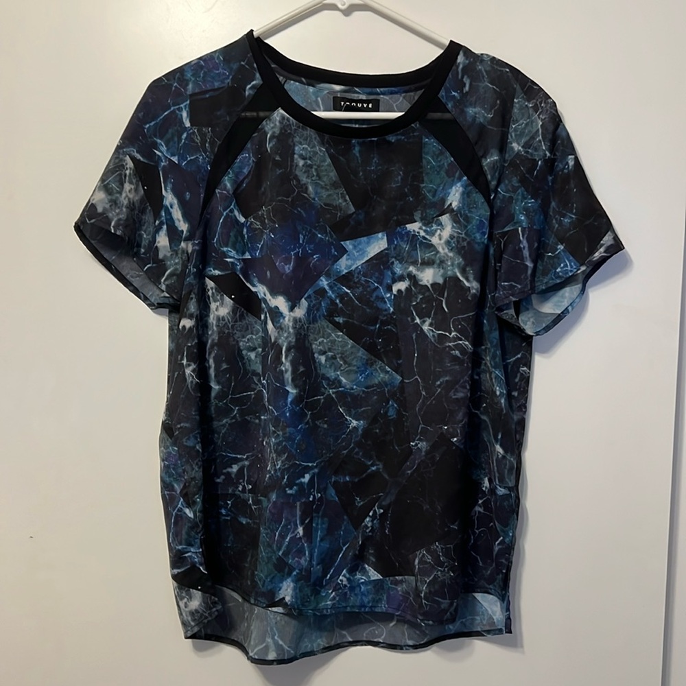 Trouvé lightning/lava blue top